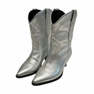 Women’s Size 6 Dolce Vita Boots- Silver